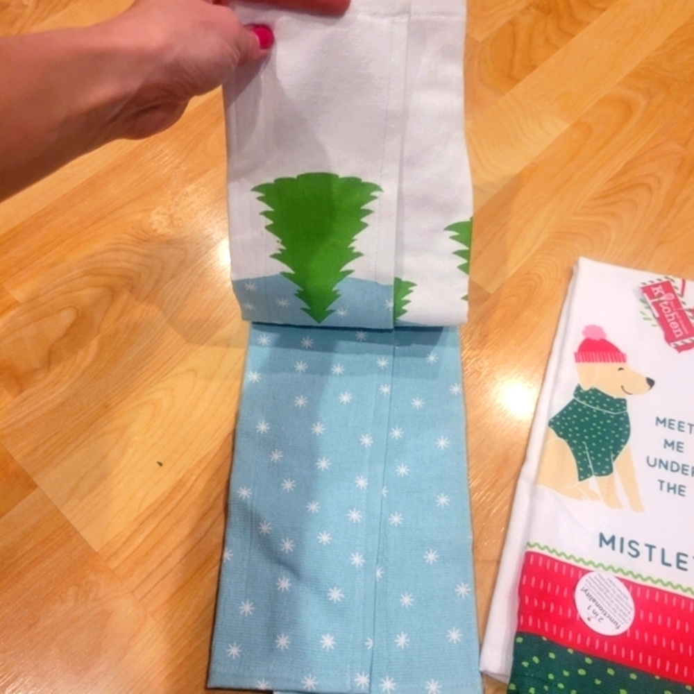 Holiday Kitchen Towel Bundle Yellow Lab New - Picture 8 of 8